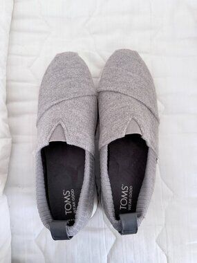 Tom's Shoes NEW Women's Alpargata Resident 2.0 Grey felt sneaker | Size 9.5